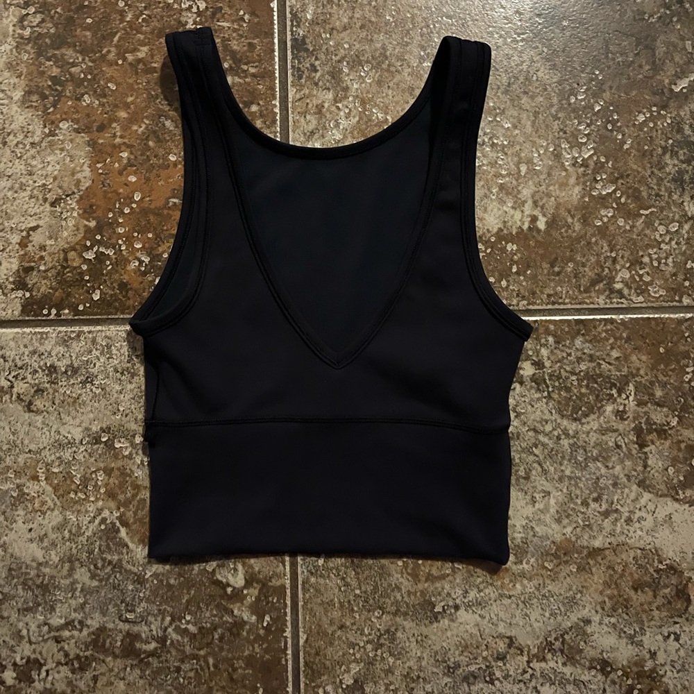 Lululemon Power Pivot Tank - Picture 2 of 4